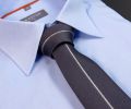 Krawat jako ozdoba kobiecego stroju